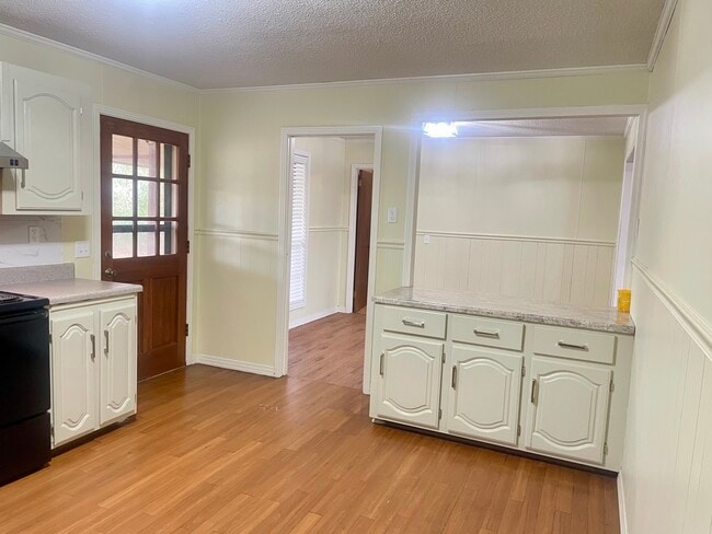 Photo - 400 Manchester St