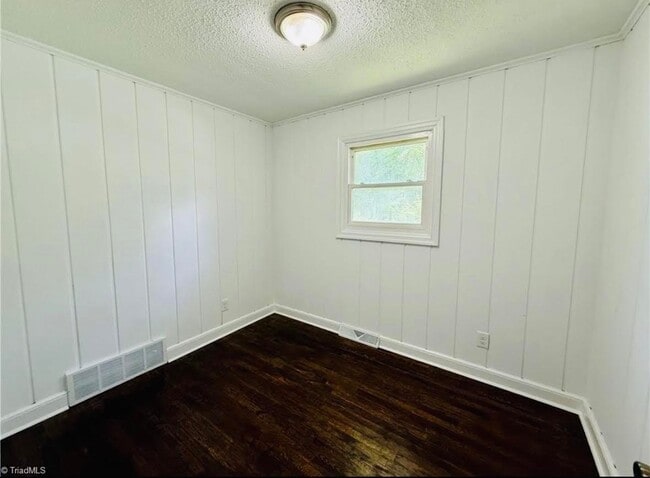 Photo - 312 Hickory Ln
