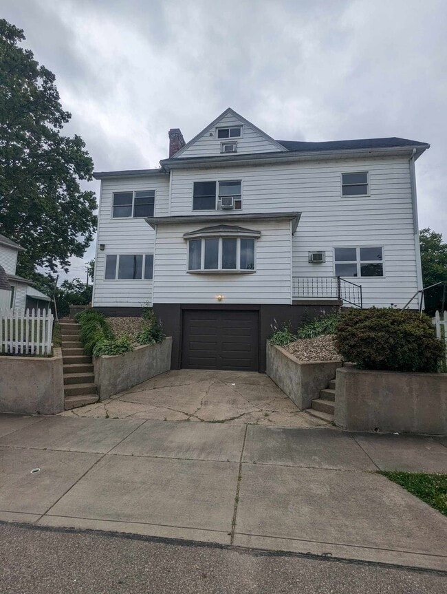 9th Street Triplex - 9th Street Triplex Condo Unit A