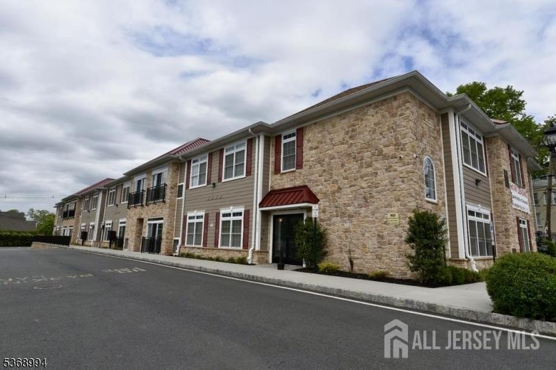 Photo - 475 Avenel St Condo Unit 108
