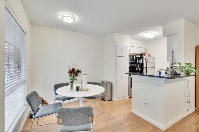 Photo - 2207 Leon St Unit 205