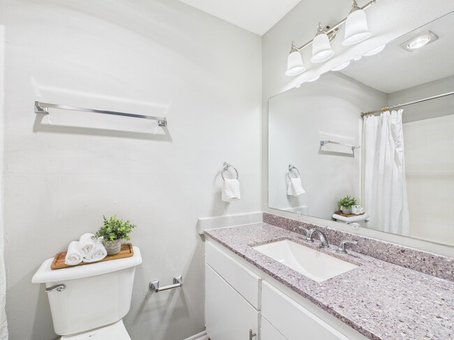 CAM04601G0-PR0036-STILL001.jpg - Greenway Apartments