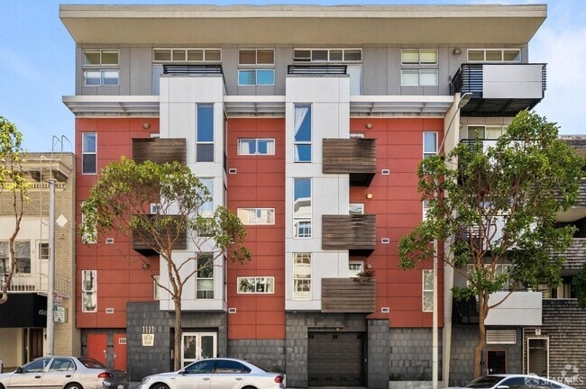 Building Photo - Modern Condo in the Heart of the City's Lo... Unit 301