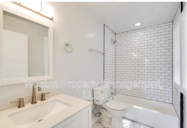 Photo - 711 NW 30th St