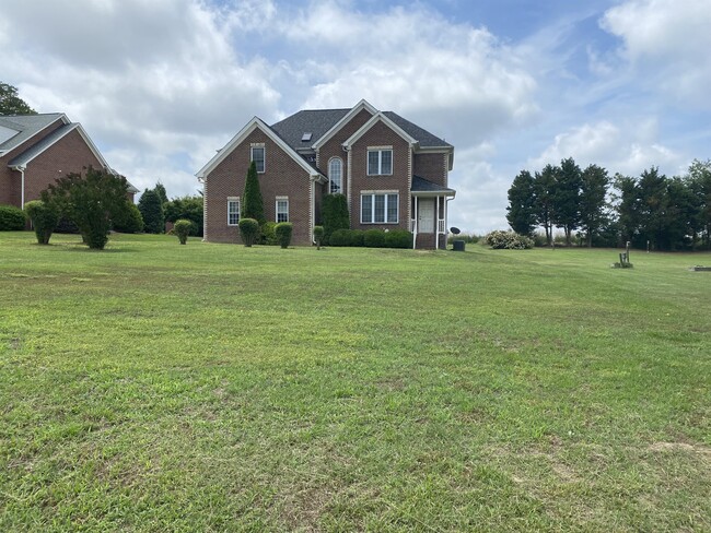 Building Photo - 1021 Rolling Farm Dr