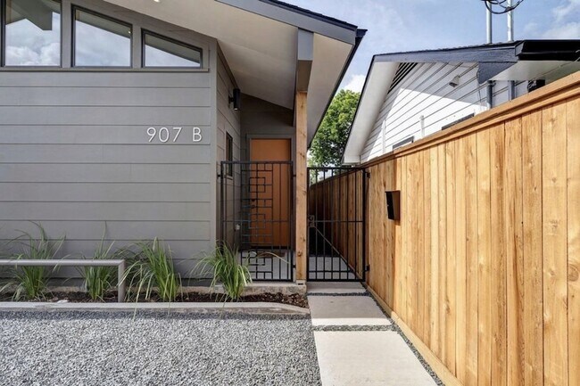 Photo - 907 Kern St Unidad B