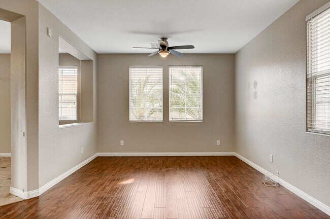 Photo - 4 bedroom cul-de-sac home in Henderson!