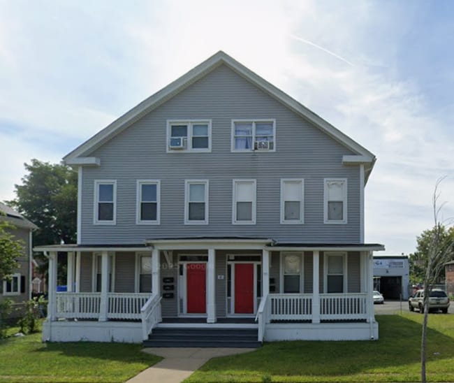 Building Photo - 373-373 Central St Unit 371-373 Central St #2R