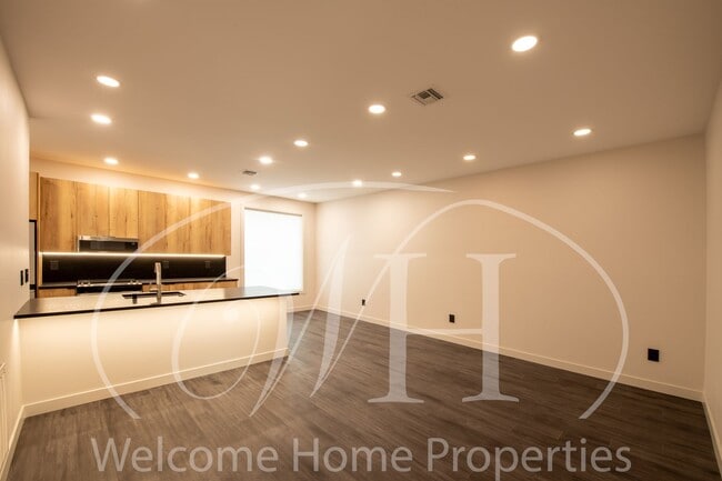 284 NE Maple St Unit 284 Maple #1