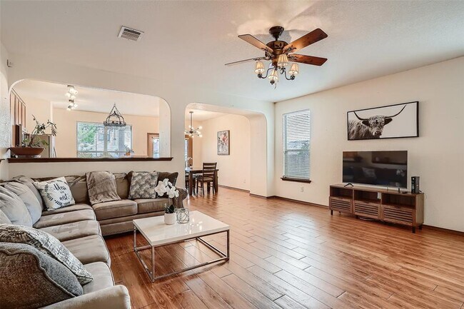 Photo - 1639 Bayland St