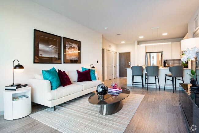 2BR, 2BA - 1057SF