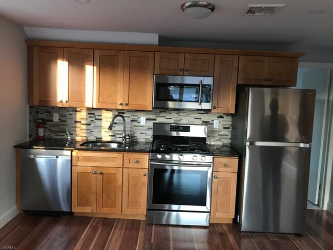 Photo - 140 Prospect St