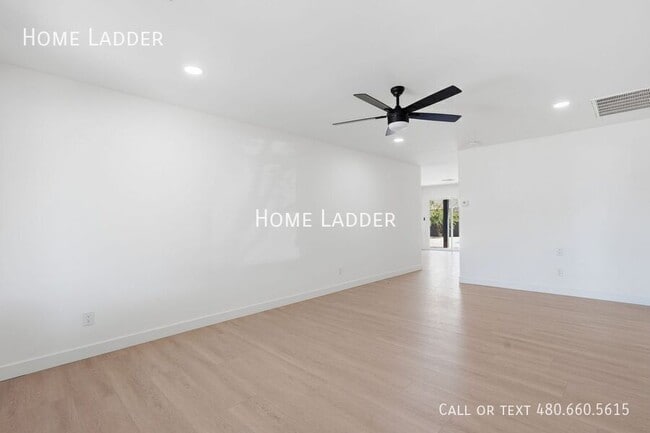 Photo - 2137 E Cornell Dr