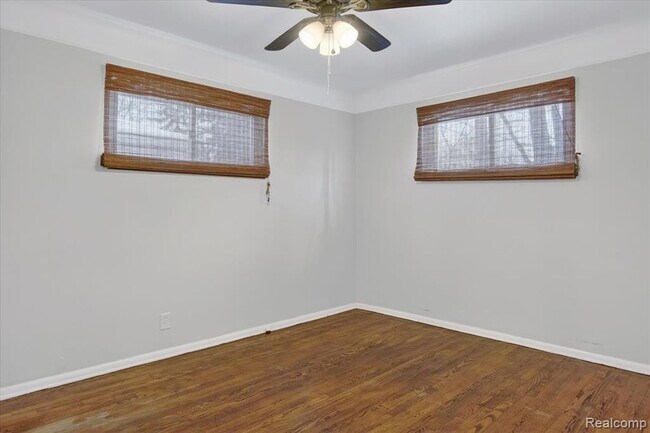 Photo - 13731 Elgin St