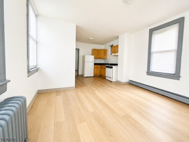840 Mt Prospect Ave Unidad 1