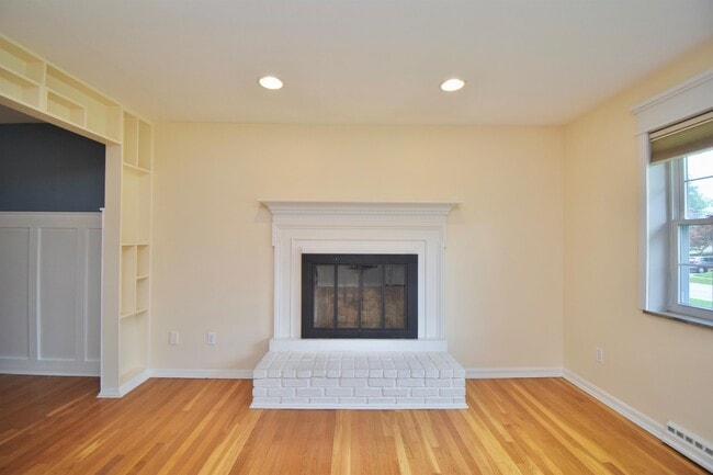 Photo - 7236 Longfield Dr