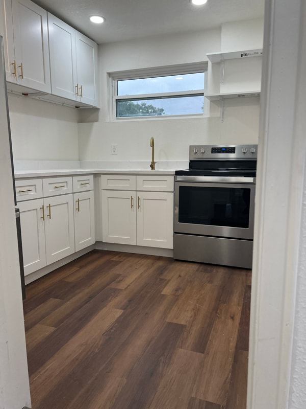 Photo - 805 Ridgefield Ave
