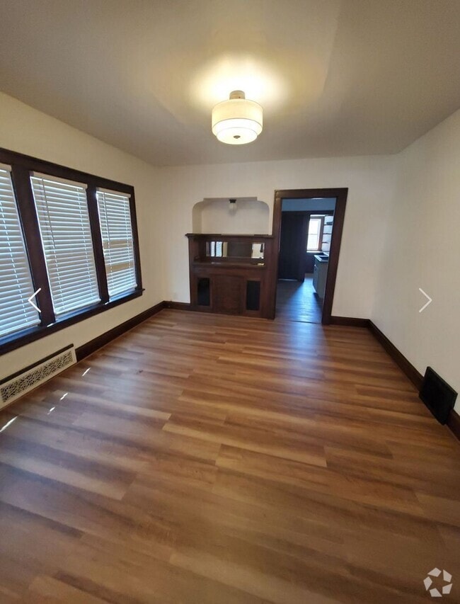 Building Photo - 1349-1351 S 71st St. (Duplex) Unit 1351 Lower Rental