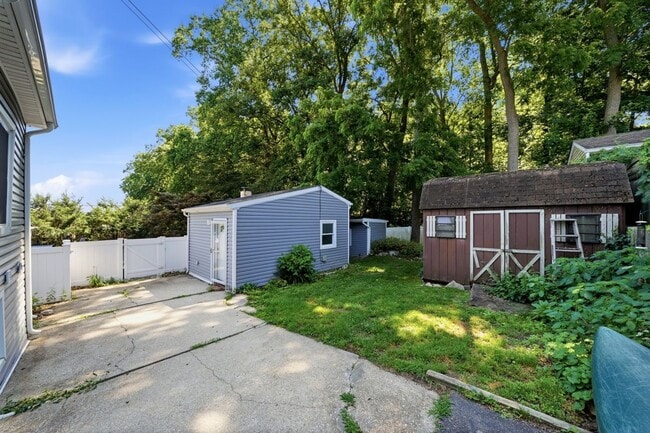 143 Walnut Rd Unit B