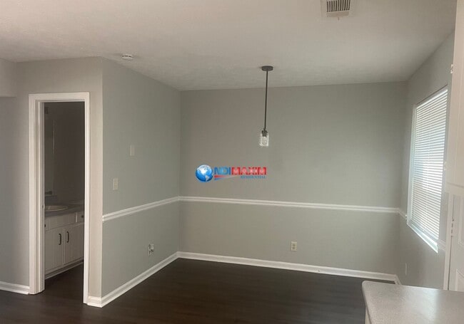 Photo - Renovated apartment part of a 4-plex in Sn... Unit 2605 Parkside Way