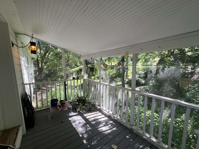 Photo - 1148 Lott Ave