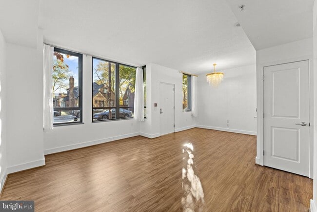 Photo - 1536 N Scott St