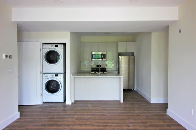 Photo - 843 Columbia Rd Unit 3