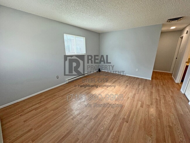 Photo - 1608 W Summit Ave