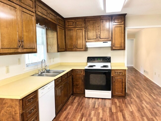 Photo - Three Bedroom Oconee County Available Summer