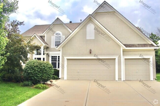 Building Photo - This Immaculate 4 Bedroom Home in Overland...