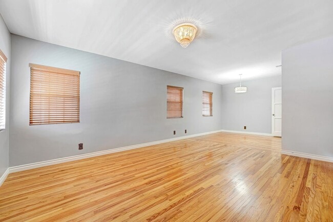 Photo - Beautiful 3 bed 2.5 Bath House- La Crescenta/Glendale