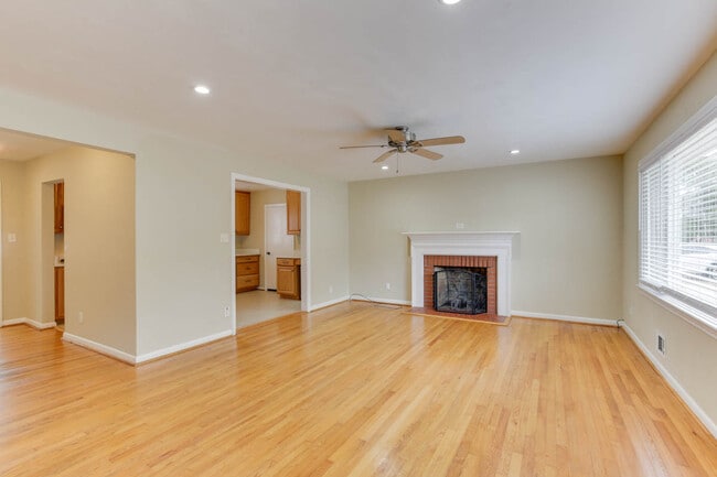 Photo - 1701 Meredith Rd