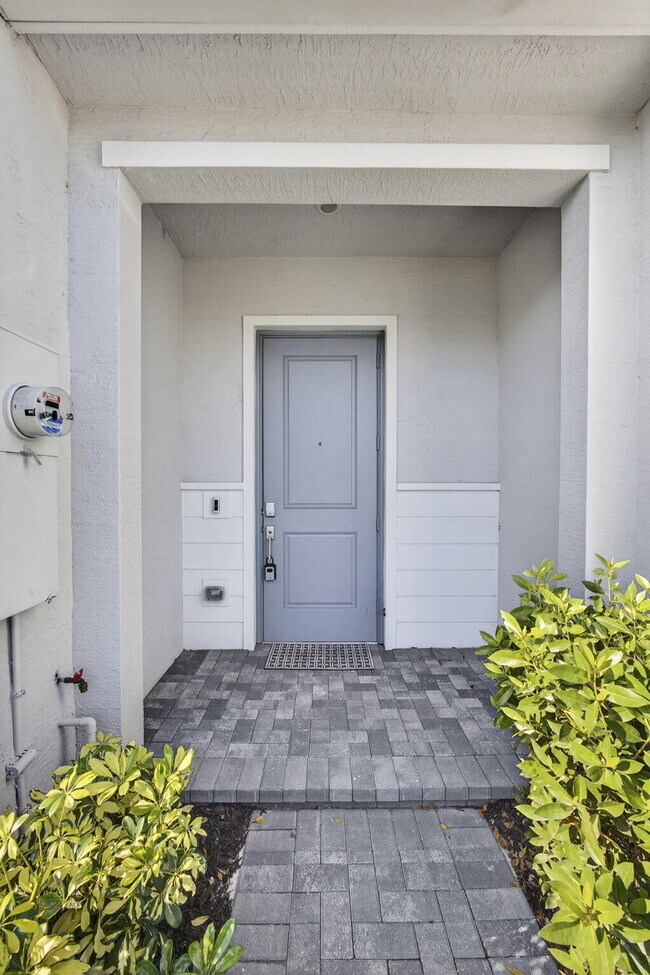 Photo - 846 SE grovebush Ln