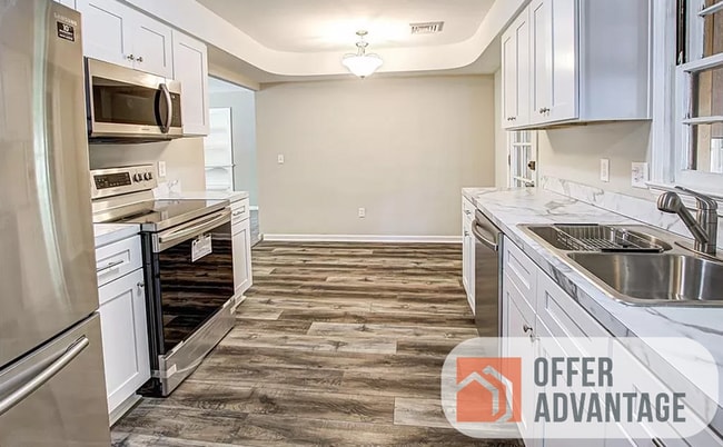 Photo - 7072 Oakwood Rd