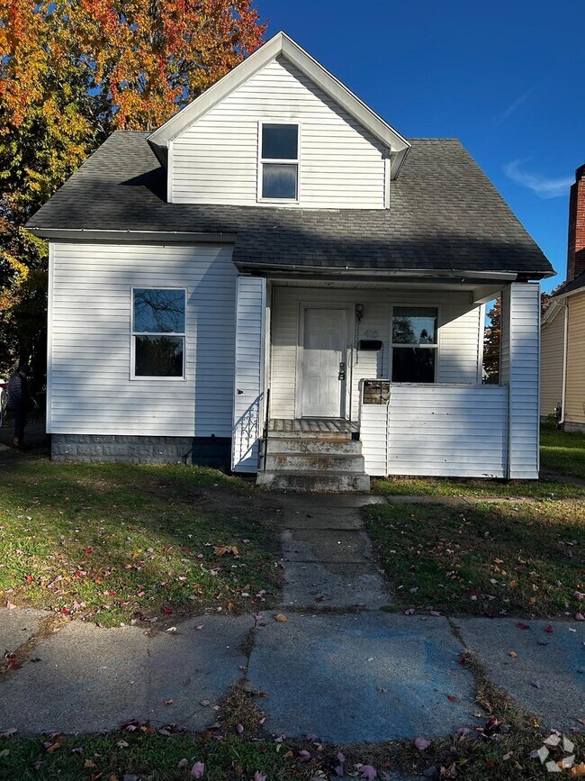 Building Photo - 410 N Walnut St Rental