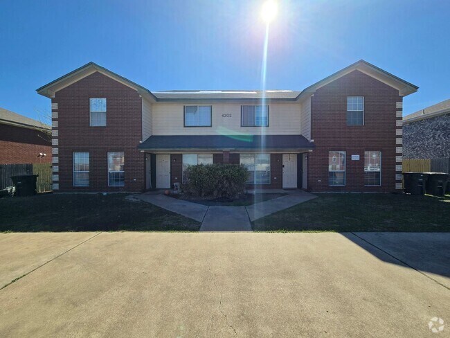 Building Photo - AVAILABLE NOW! Unit 4202 Deek Drive - D Rental