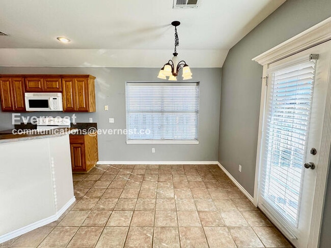 Photo - 1412 W 117th St S