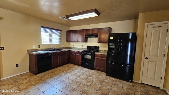 5072 E Fishhook Ct