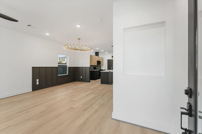 Photo - 1010 Calvin St