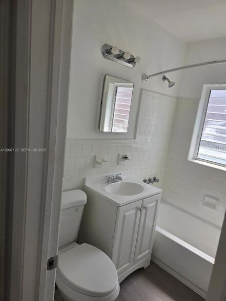 Photo - 2316 Madison St Unit 8