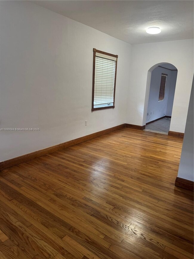 Photo - 5451 SW 6th St
