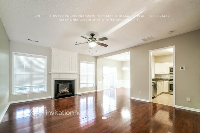 Photo - 233 Regent Square
