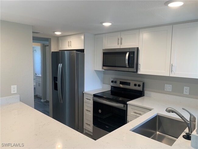 Photo - 429 SW 47th Terrace Unit 4