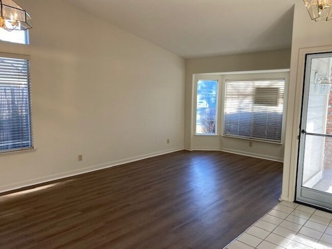 Photo - Woodcreek Oaks area 4 bedroom.