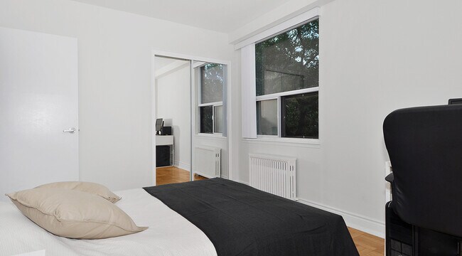 Photo - 214 St George St Unit 00409