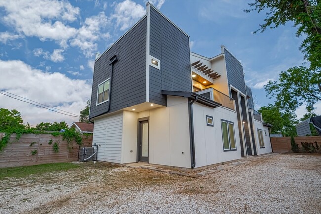 Building Photo - 7914 Pointer St Rental