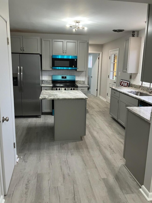 Photo - 1051 Briarwood Rd