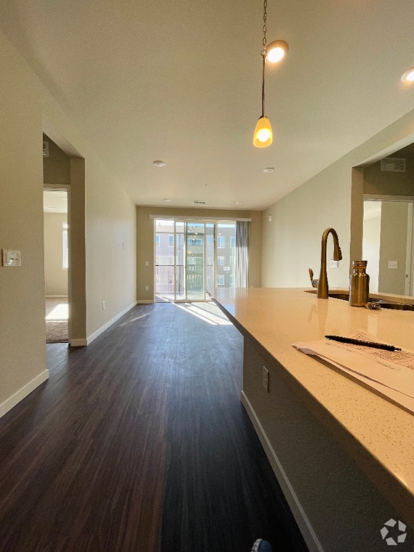 Building Photo - 420 E Fremont Pl Rental