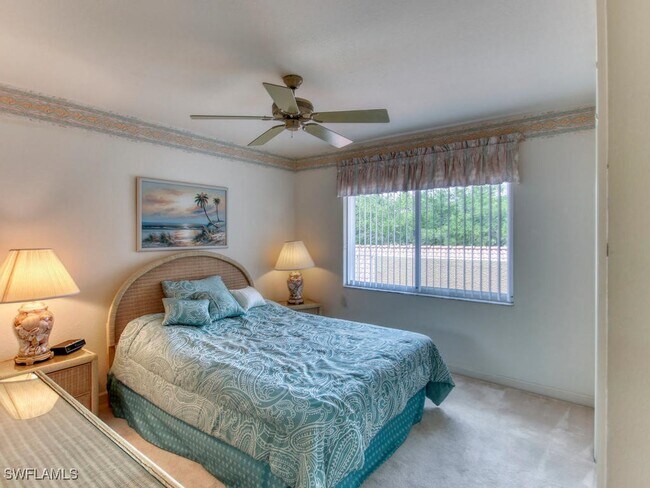 Building Photo - 2462 Hidden Lake Dr Unit 208