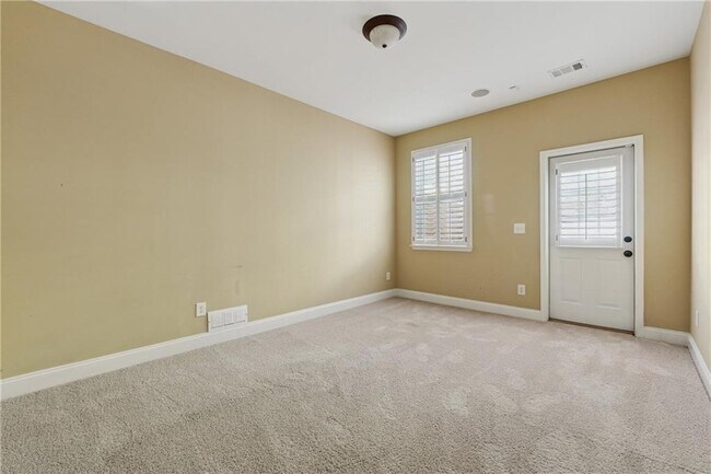 Photo - 6153 Indian Wood Cir